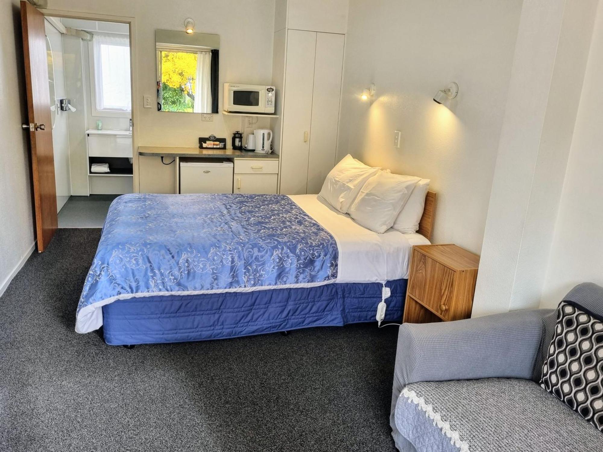 Cambrian Lodge Motel เคมบริดจ์ ภายนอก รูปภาพ