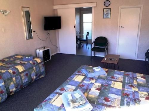 Cambrian Lodge Motel เคมบริดจ์ ภายนอก รูปภาพ