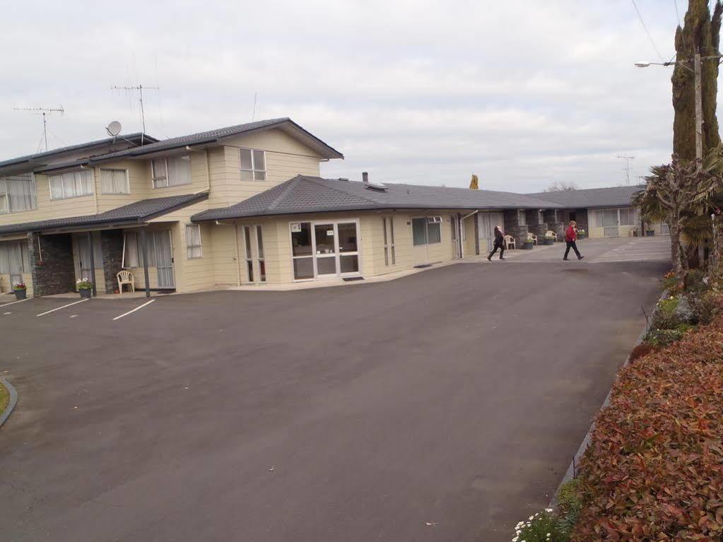 Cambrian Lodge Motel เคมบริดจ์ ภายนอก รูปภาพ